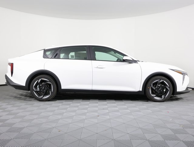 2025 Kia K4 EX photo 4