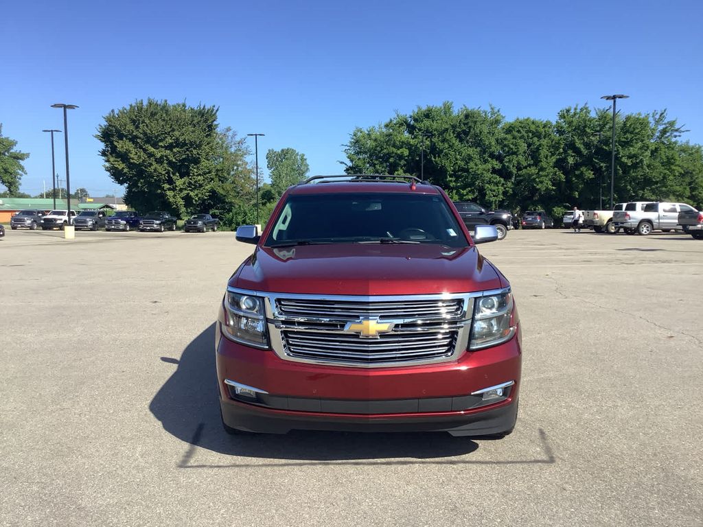 2019 Chevrolet Tahoe Premier photo 2