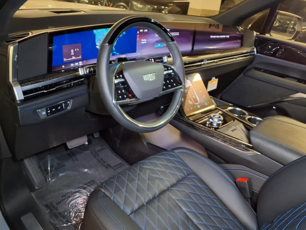 2026 Cadillac Escalade Luxury photo 14