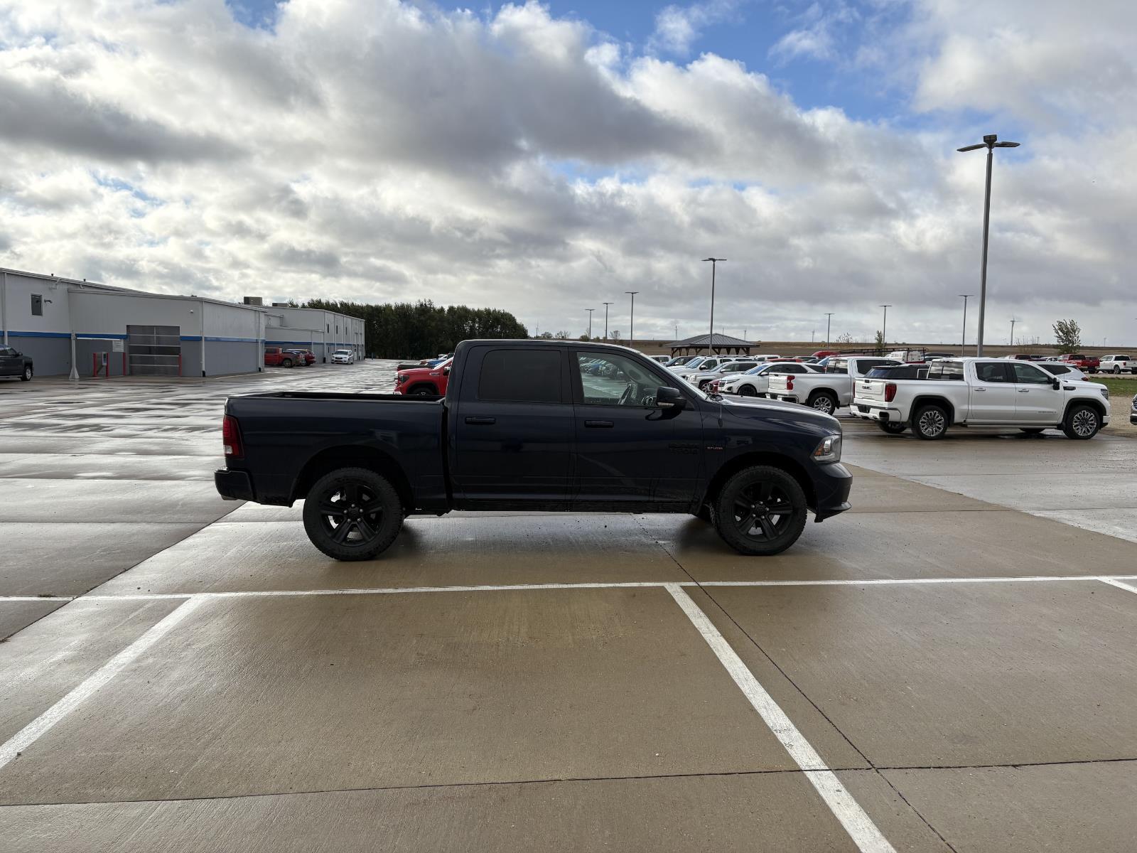 2018 Ram 1500 Sport photo 3