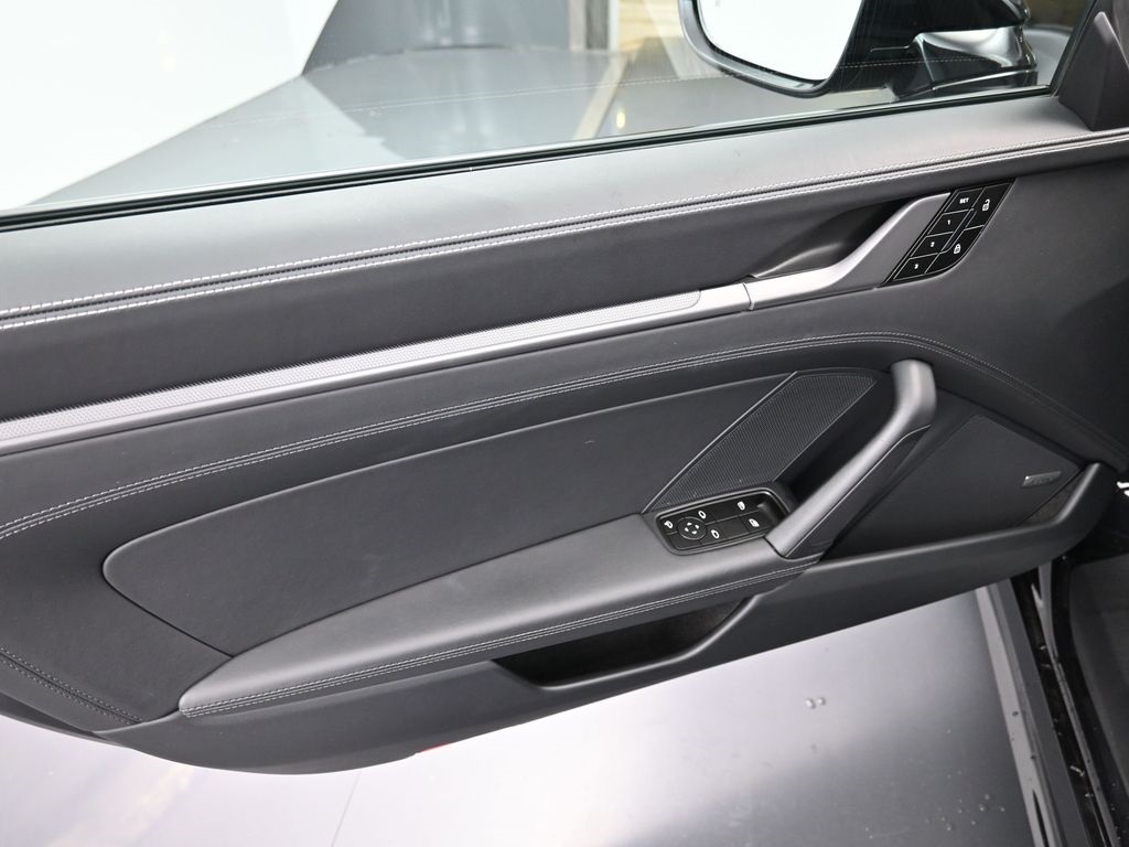 2025 Porsche 911 photo 20