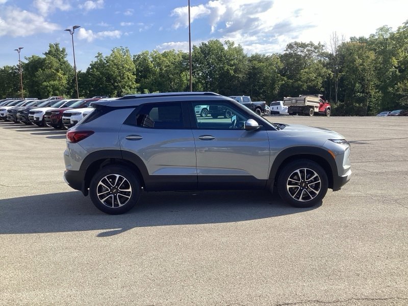 2026 Chevrolet Trailblazer LT photo 8