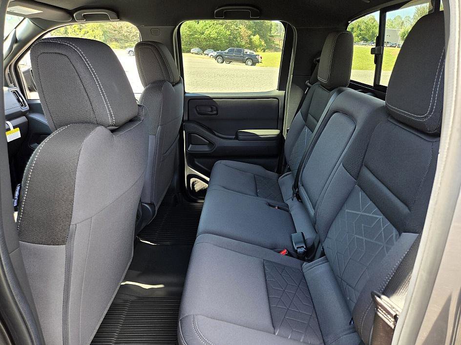 2026 Nissan Frontier Crew Cab SV photo 10