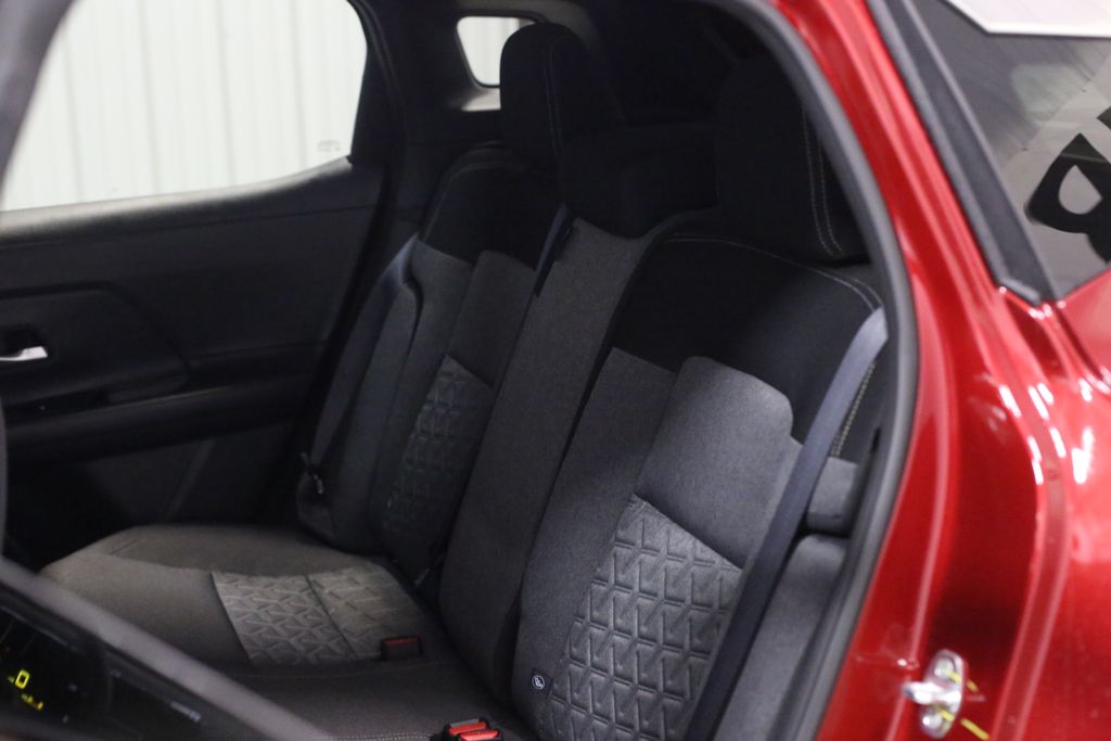 2025 Nissan Kicks SV photo 18