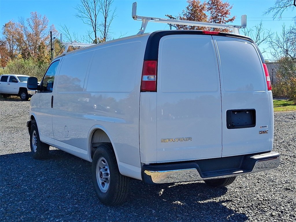 2025 Gmc Savana Cargo 2500 photo 2