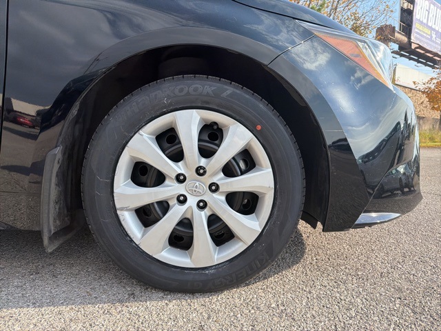 2024 Toyota Corolla LE photo 3