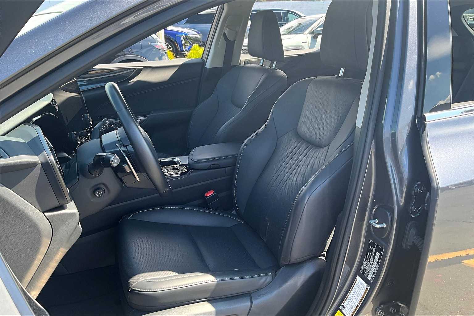 2025 Lexus NX Premium AWD photo 7
