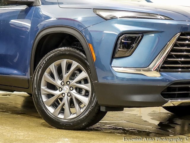 2025 Buick Enclave Preferred photo 2