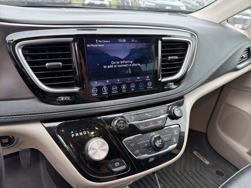 2018 Chrysler Pacifica Limited photo 4