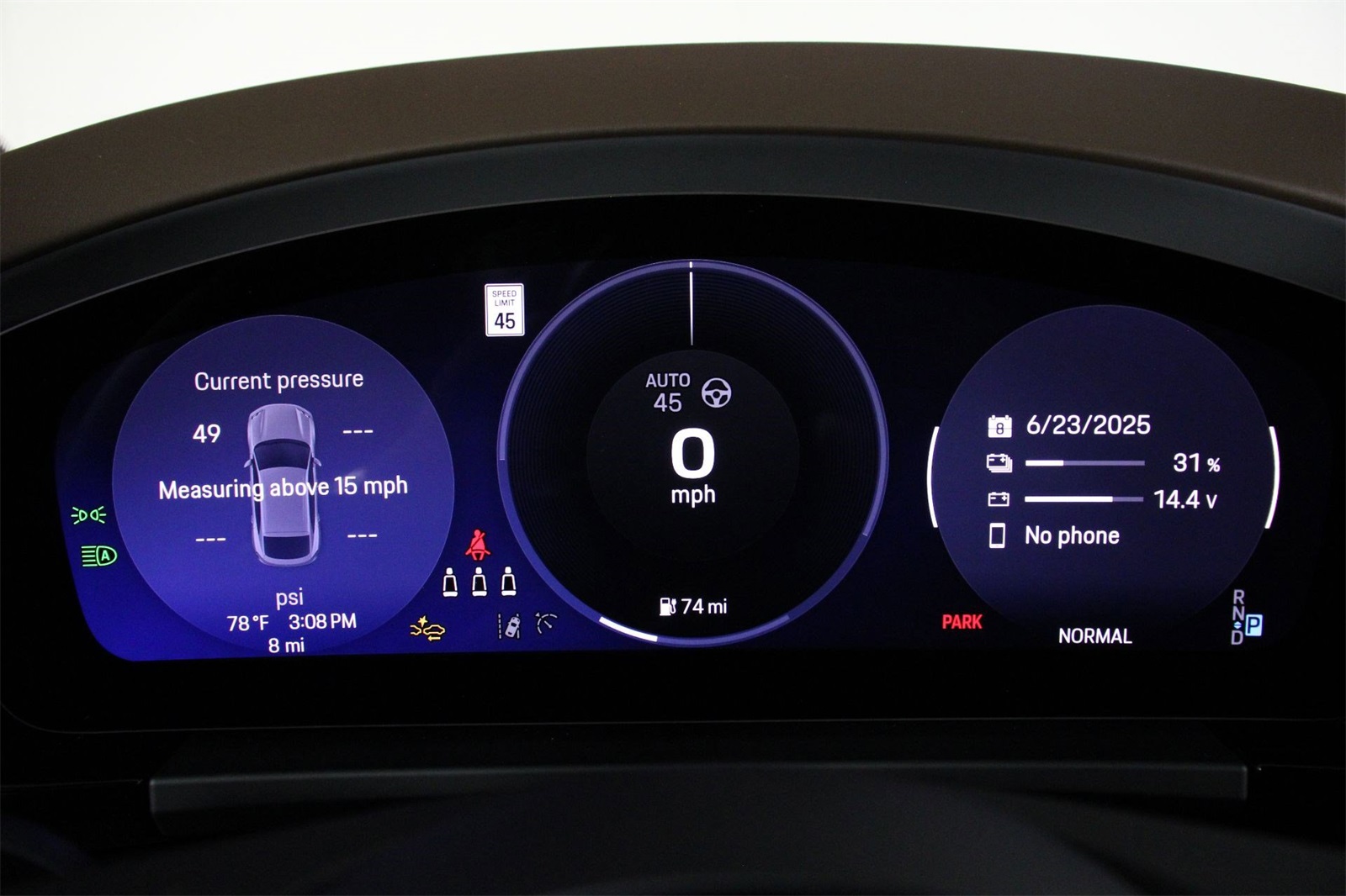 2025 Porsche Macan Electric Turbo photo 13