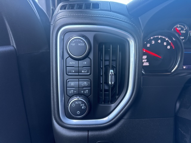 2021 Chevrolet Silverado 1500 RST photo 7