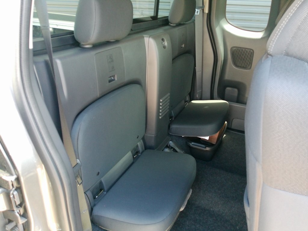 2025 Nissan Frontier King Cab SV photo 15