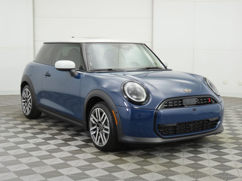 2026 Mini Cooper 2 Door Hardtop Iconic photo 3