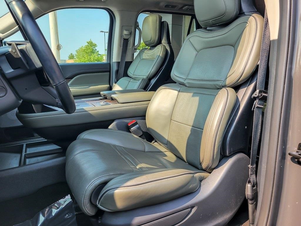 2022 Lincoln Navigator Black Label photo 7