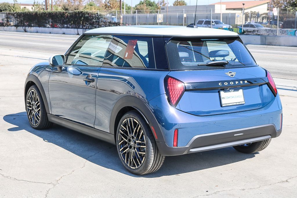 2025 Mini Cooper 2 Door Hardtop Signature photo 5