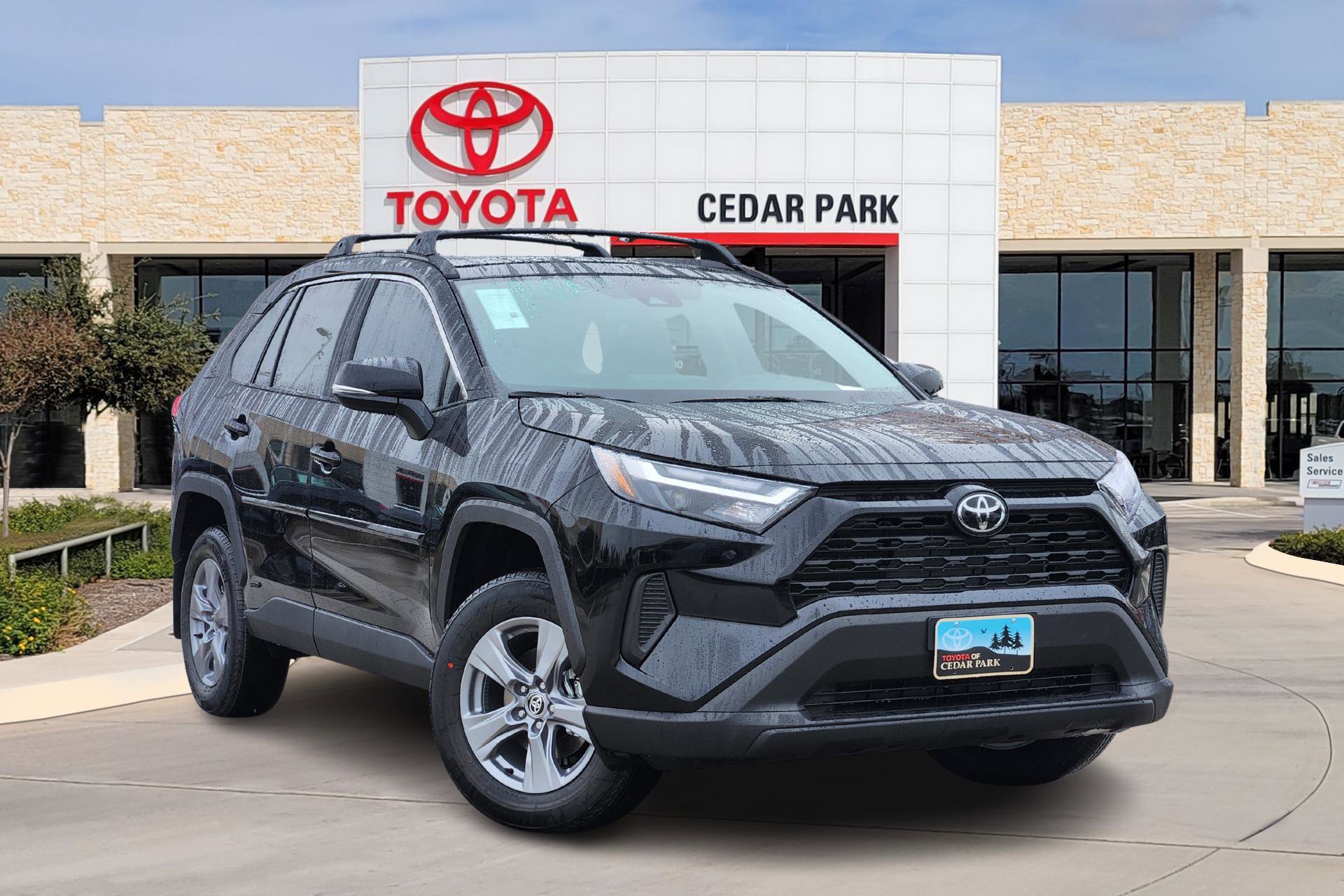 2025 Toyota RAV4 XLE's photo