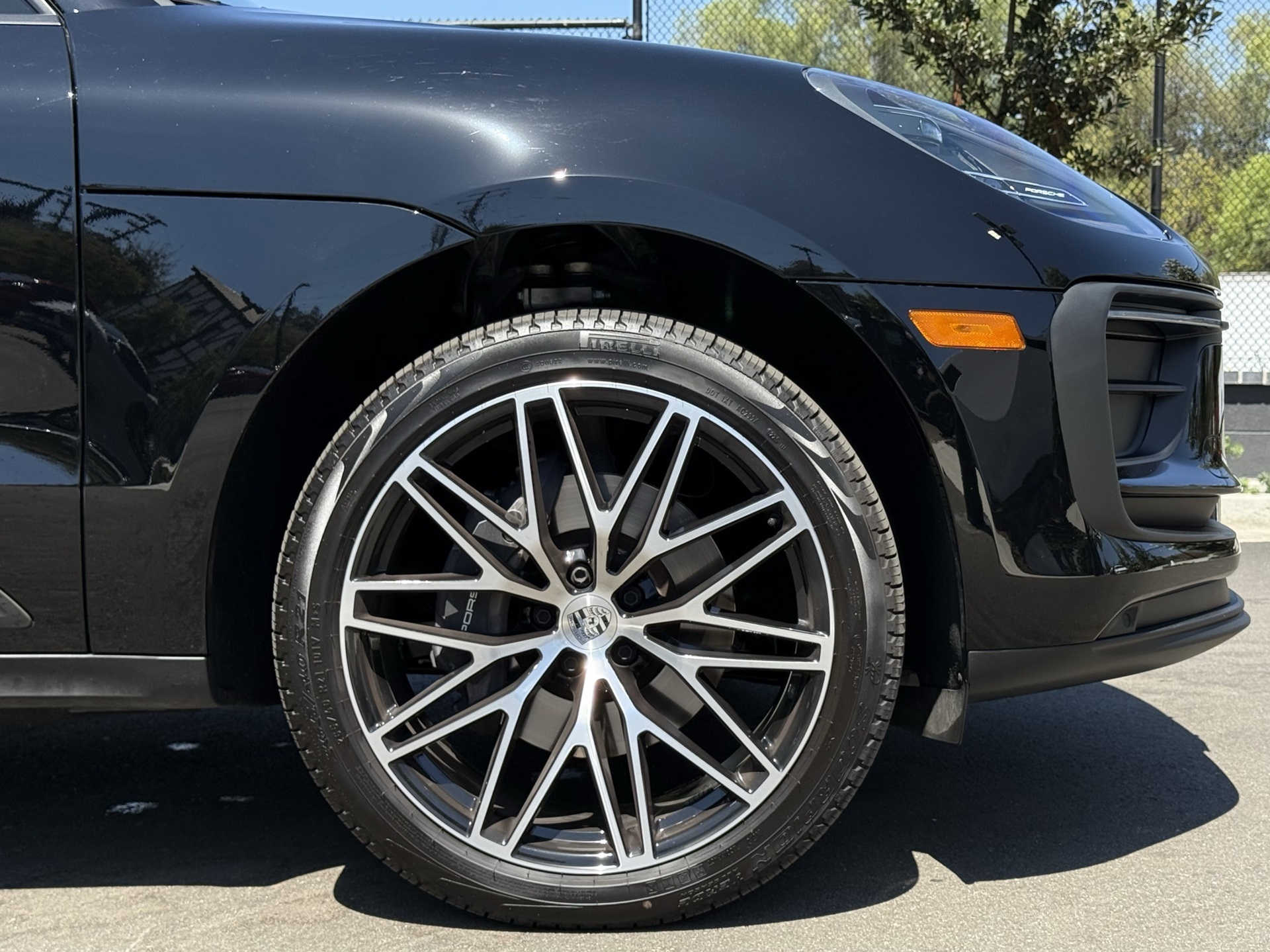 2025 Porsche Macan T photo 9