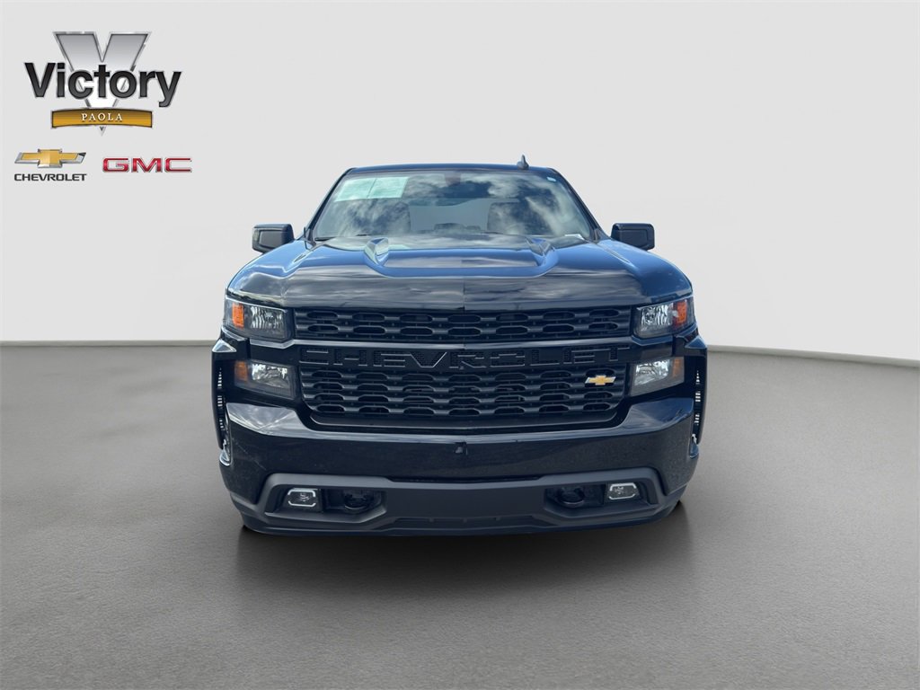 2022 Chevrolet Silverado 1500 Custom photo 2