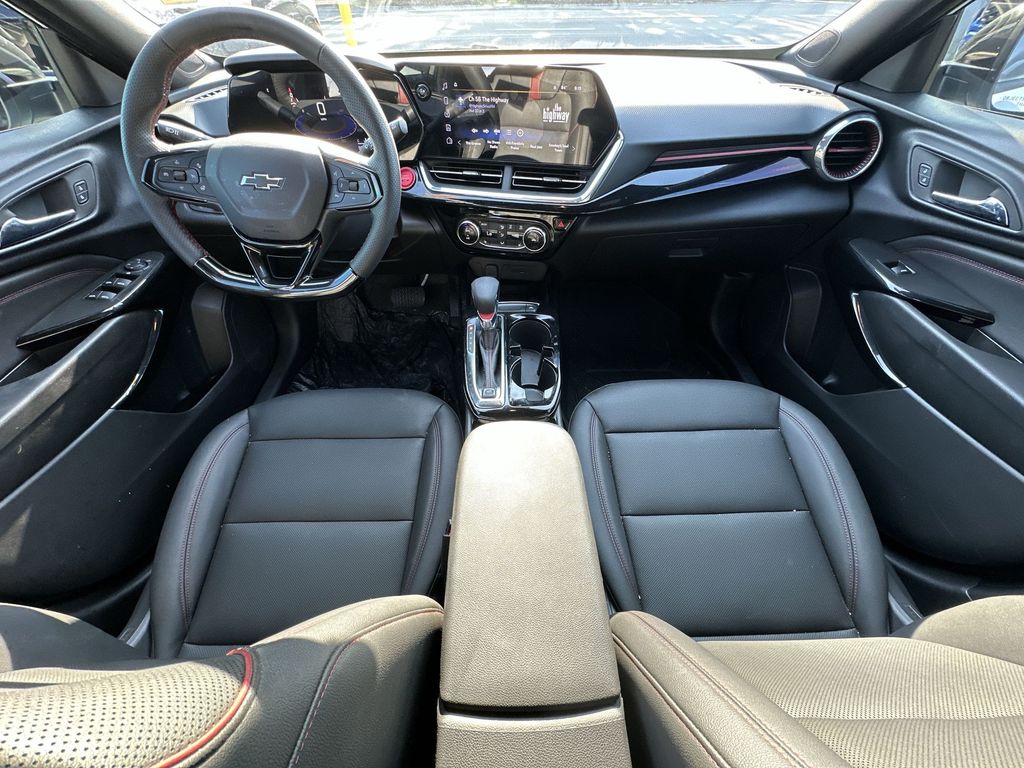 2025 Chevrolet Trax photo 17