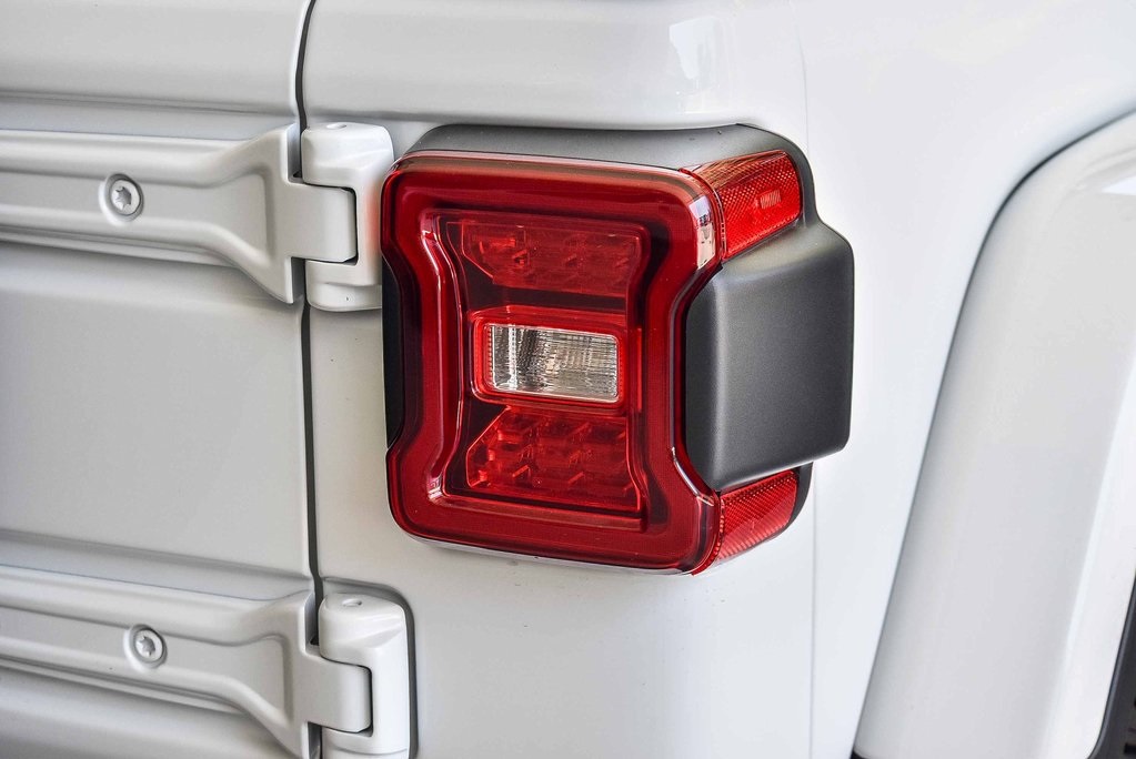 2025 Jeep Wrangler Rubicon photo 7