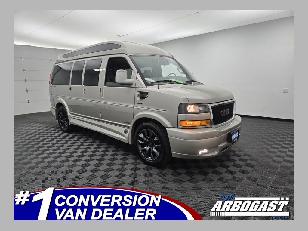2023 GMC Savana Cargo Work Van's photo
