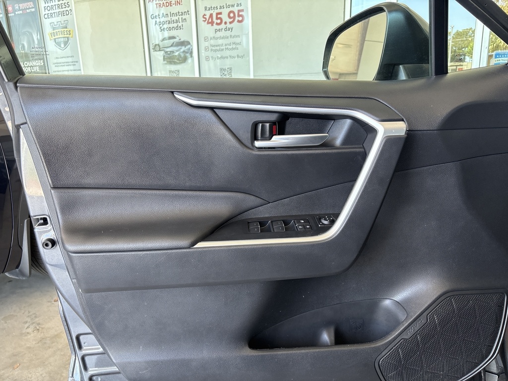 2024 Toyota RAV4 XLE Premium photo 14