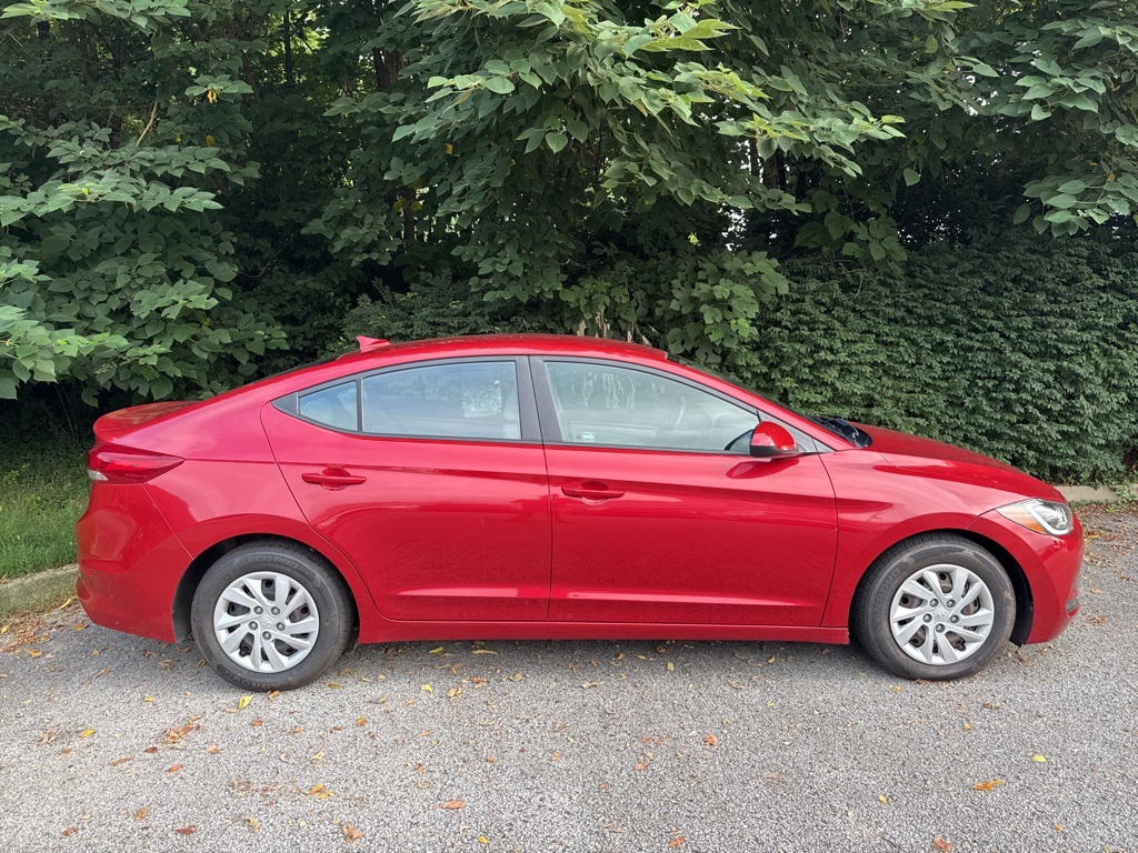 Used 2017 Hyundai Elantra SE with VIN 5NPD74LF3HH157427 for sale in Elizabethtown, KY