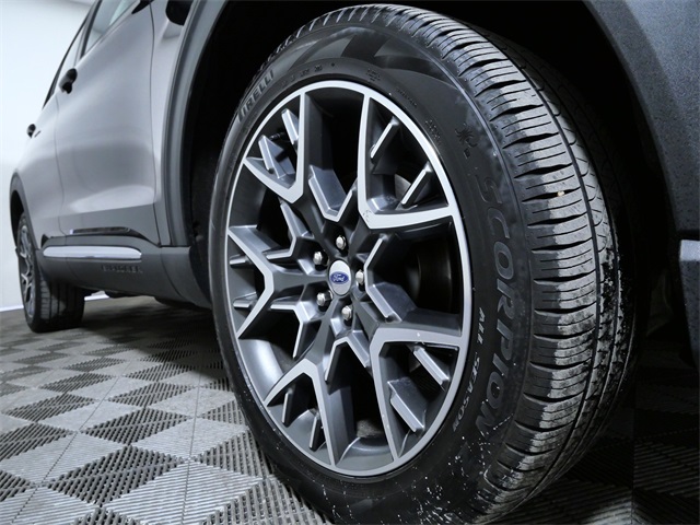 Certified 2025 Ford Explorer Platinum with VIN 1FMWK8HC5SGB54386 for sale in Apple Valley, Minnesota