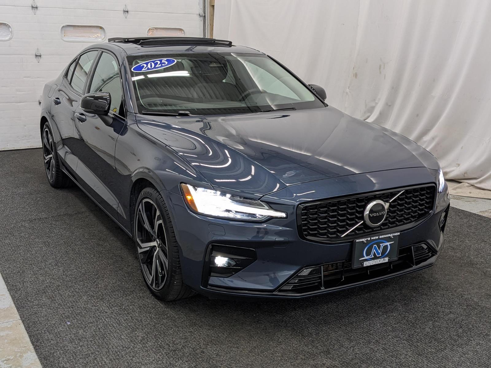 2025 Volvo S60 Core photo 10