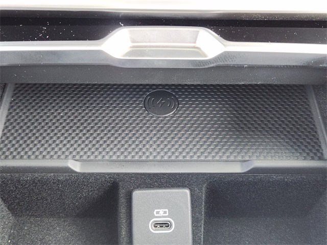 2025 Land Rover Range Rover SE photo 11