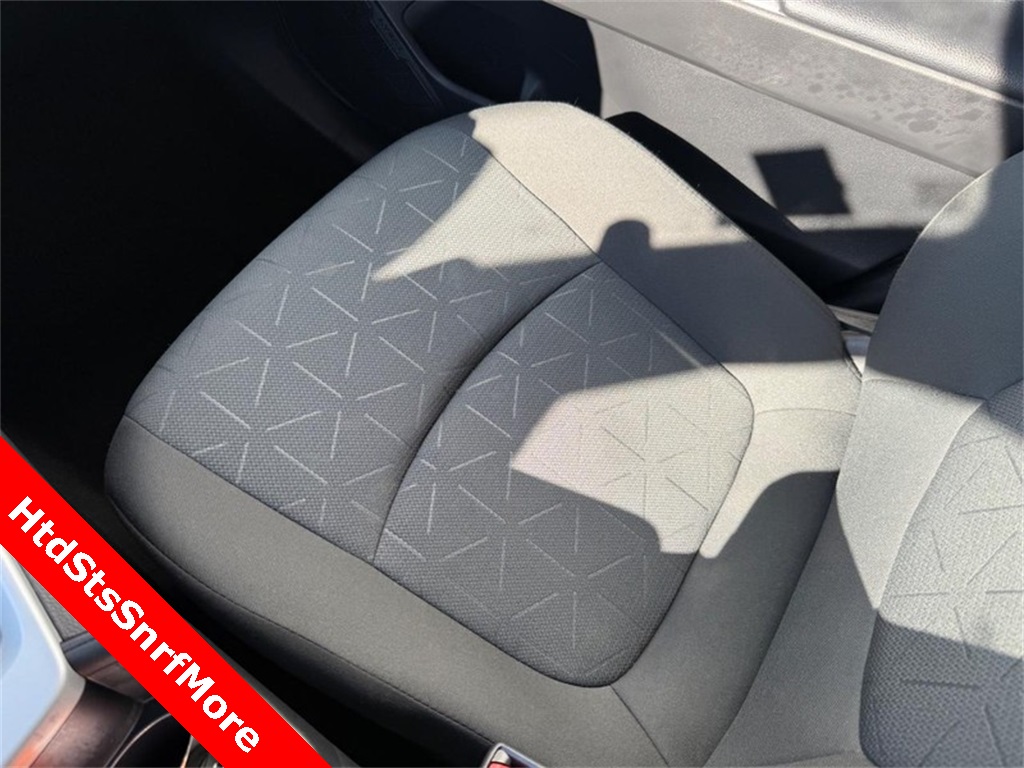 2022 Toyota RAV4 Hybrid XLE photo 27