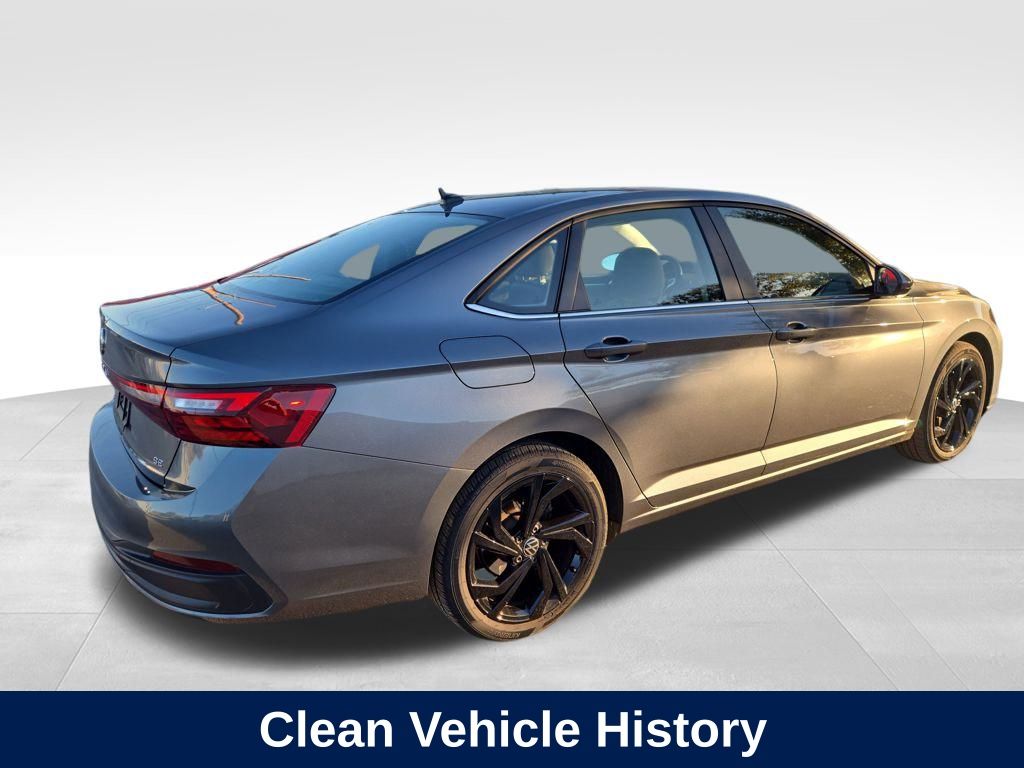 2025 Volkswagen Jetta 1.5T SE photo 4