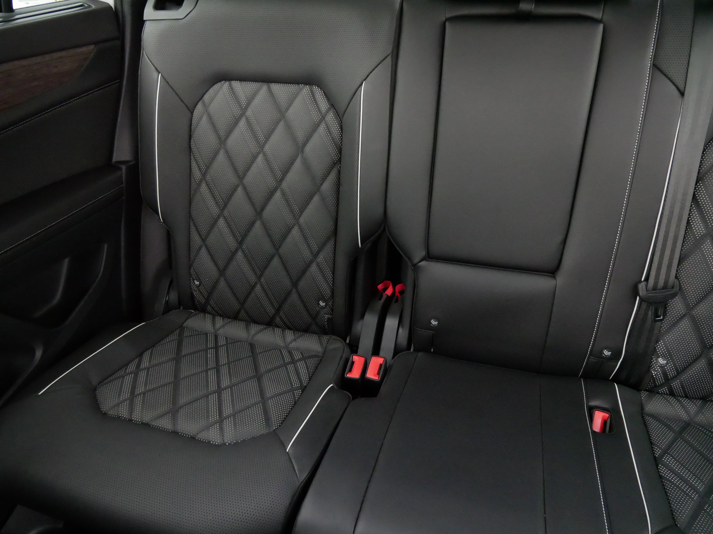2024 Volkswagen Atlas SEL Premium R-Line photo 12