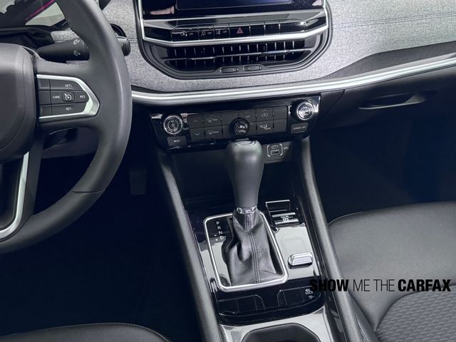 2025 Jeep Compass Latitude photo 23