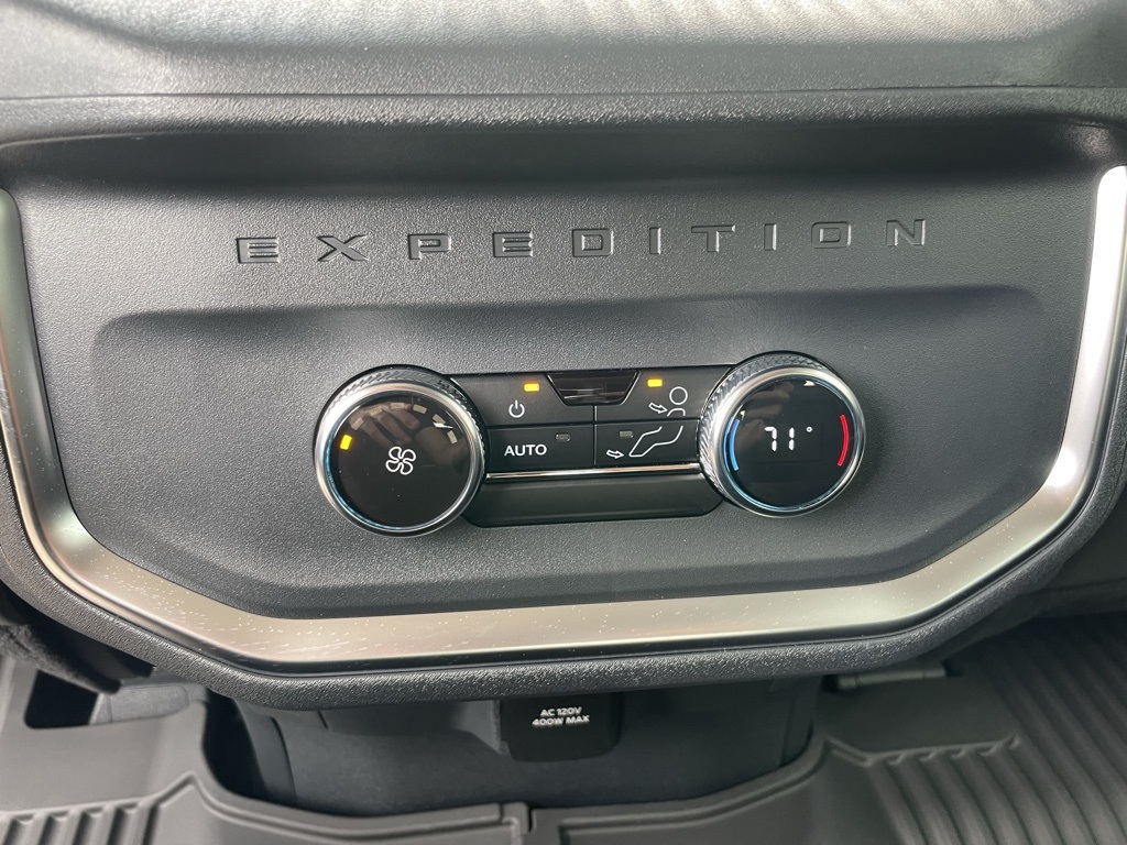 2025 Ford Expedition photo 54