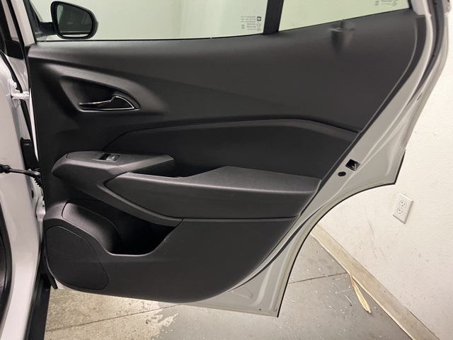 2025 Chevrolet Trax LT photo 18