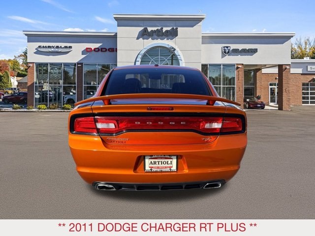 2011 Dodge Charger R/T photo 4
