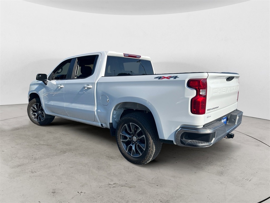 2022 Chevrolet Silverado 1500 LT photo 4