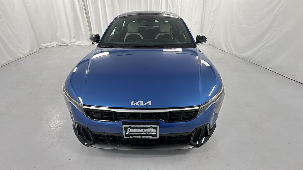 2025 Kia K4 GT-Line photo 8