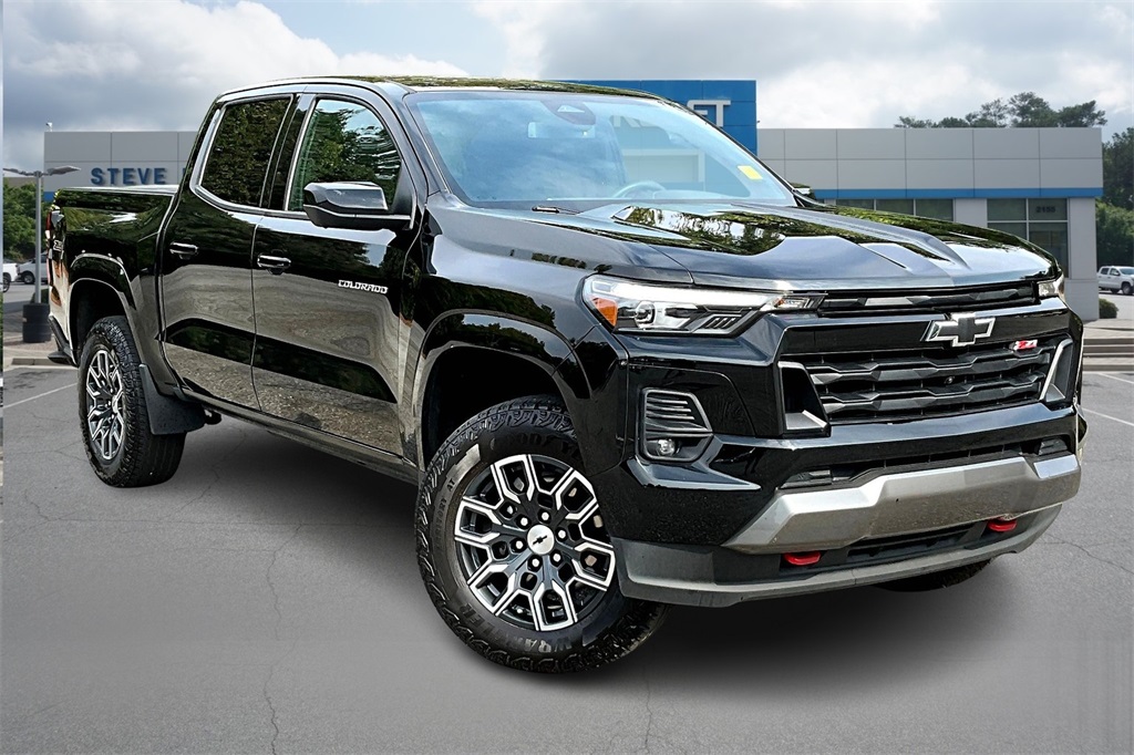 2023 Chevrolet Colorado Z71 photo 3
