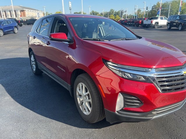 2024 Chevrolet Equinox LT photo 2