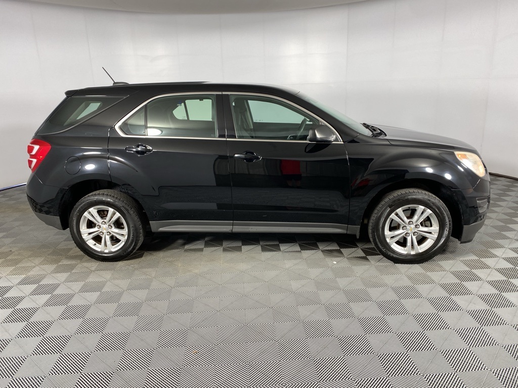 2017 Chevrolet Equinox LS photo 4