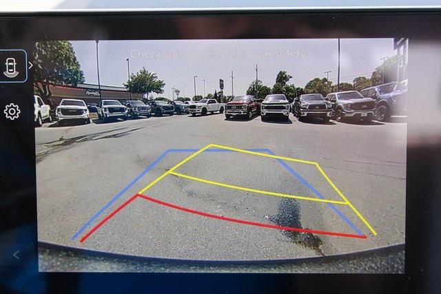 New 2025 White Hyundai SEL FWD image 24