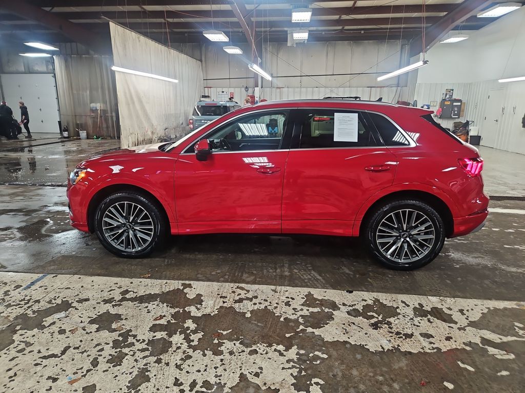 2022 Audi Q3 Premium photo 2