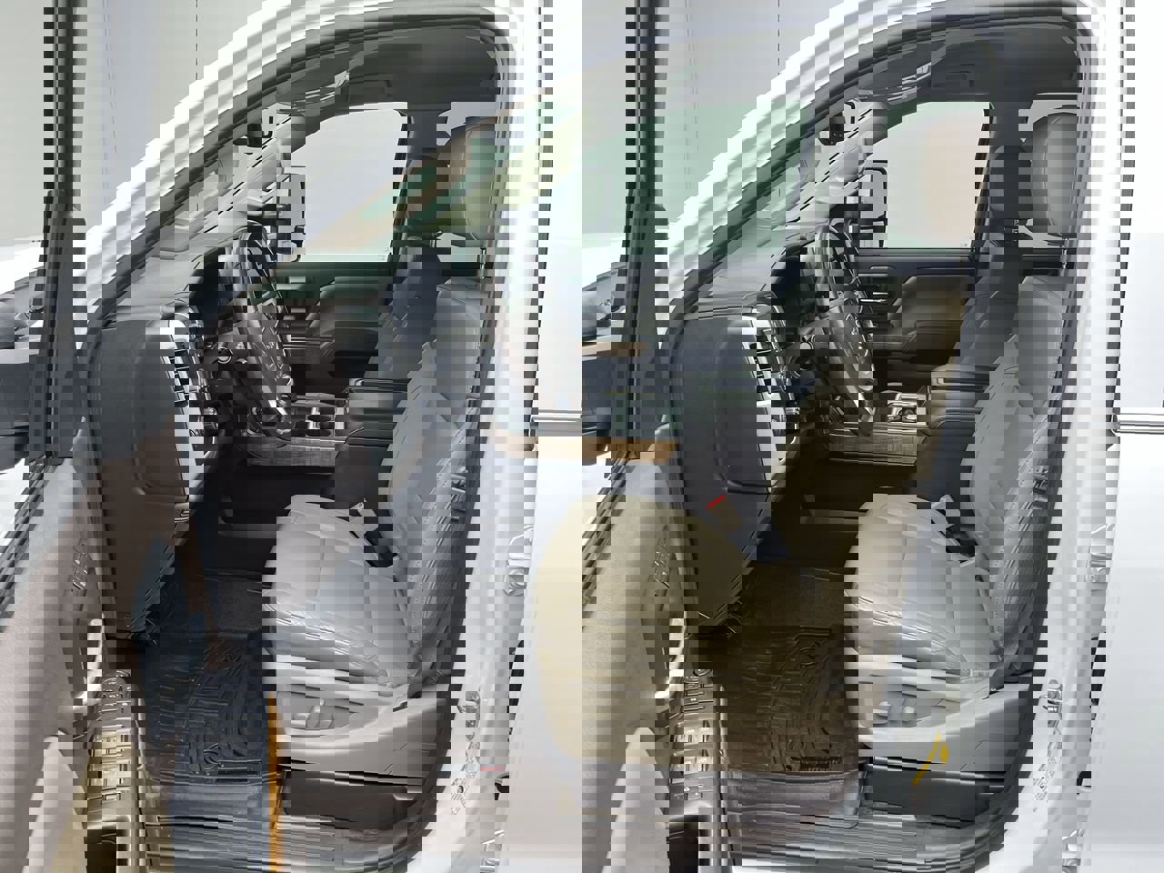 2015 Gmc Sierra 2500 HD SLT photo 3