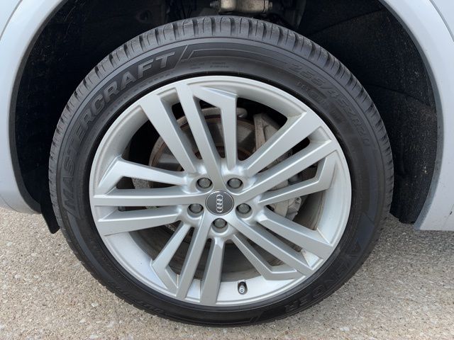 2018 Audi Q5 2.0T Premium photo 13