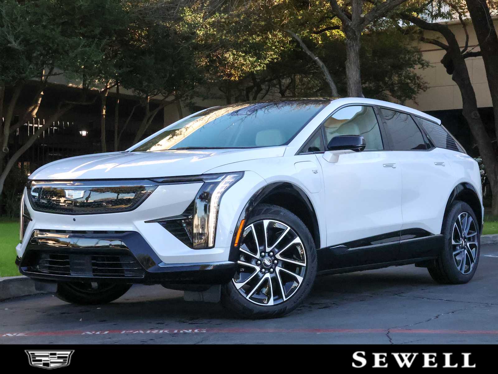 2025 Cadillac OPTIQ Sport 1's photo