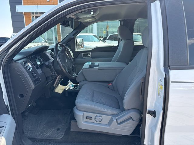 2011 Ford F-150 XLT photo 6