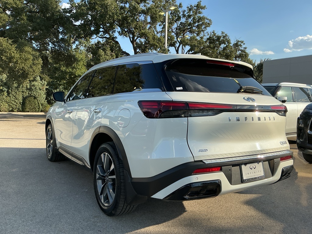 2023 Infiniti QX60 Luxe photo 3