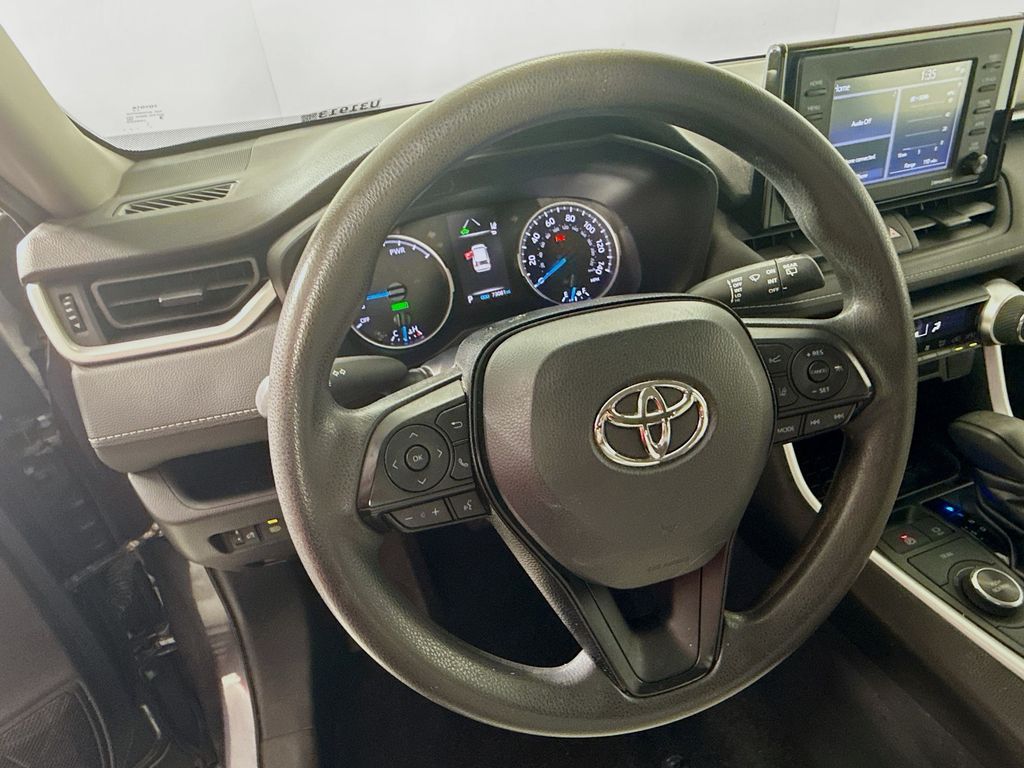 2021 Toyota RAV4 Hybrid LE photo 11